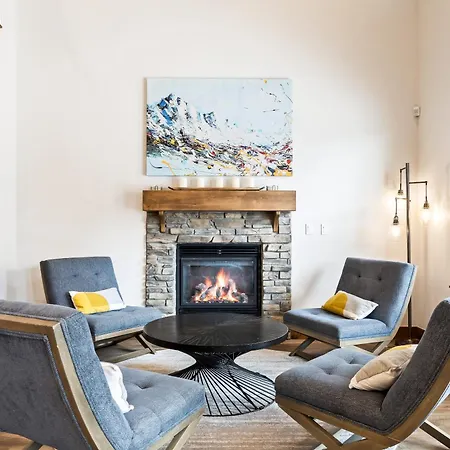 Luxurious Stay, 8Min Drive To Deer Valley, Private Hot Tub, Parking For 3 Cars, Sleeps 18!